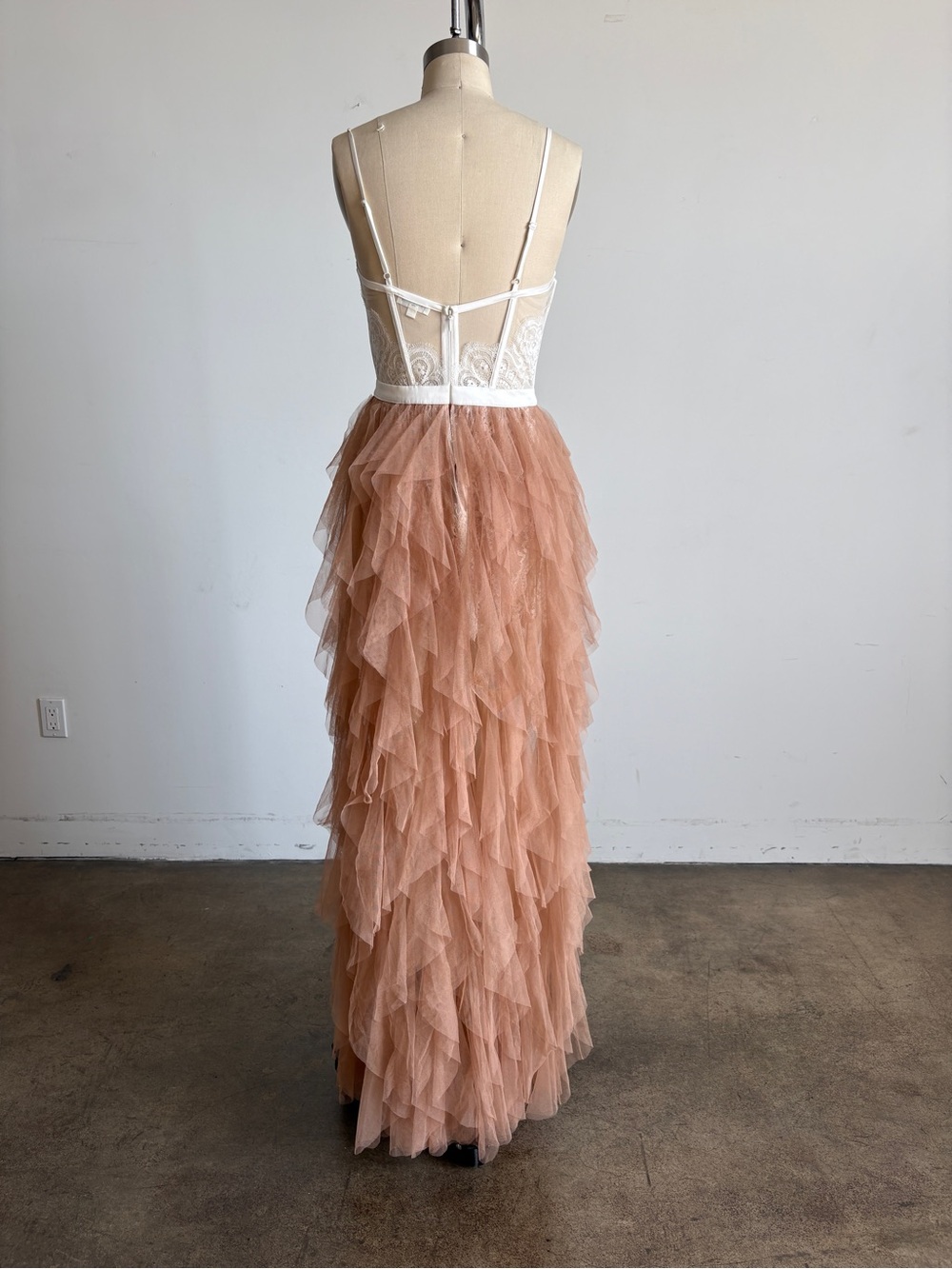 New For Love And Lemons White Lace Bodice with Blush Tiered Tulle Maxi Sz Small - Picture 8 of 11